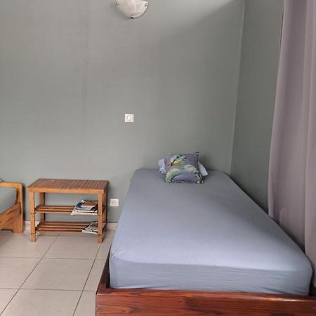 Laure Hebergement Loue Lits En Dortoir Hostel Faaa Luaran gambar